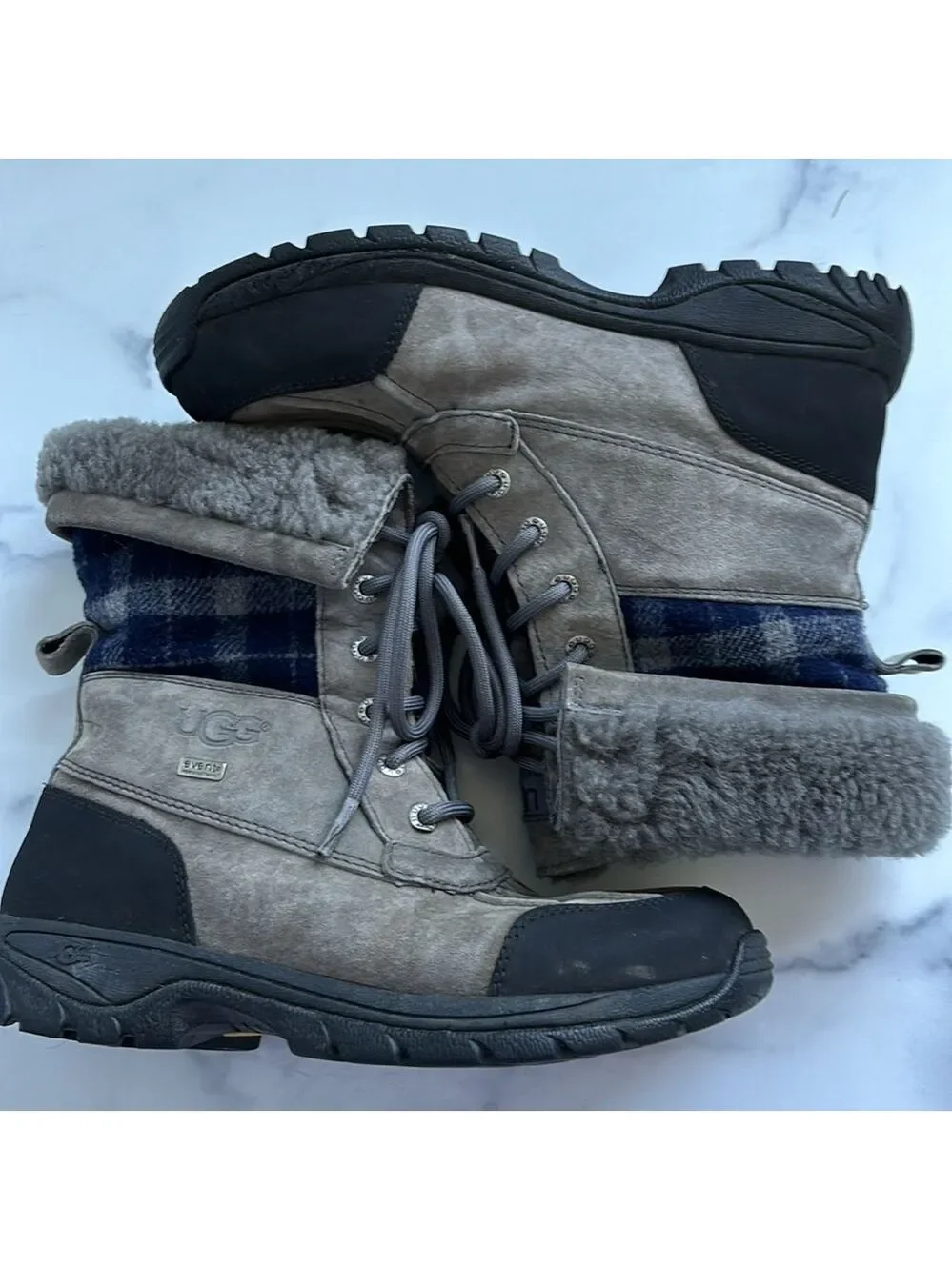 UGG Adirondack Winter Boots Grey Blue Plaid Size Womens US 5 Unisex